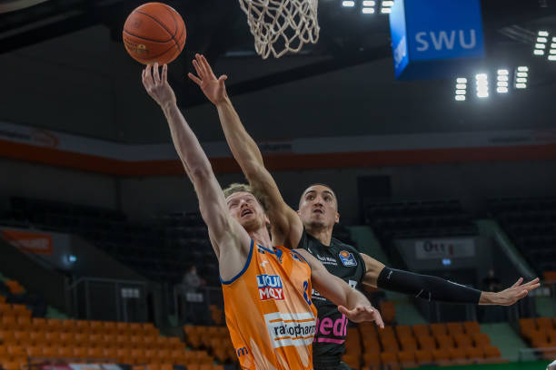 的锋线火力 的锋线火力