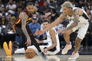 的冰上运动 的冰上运动